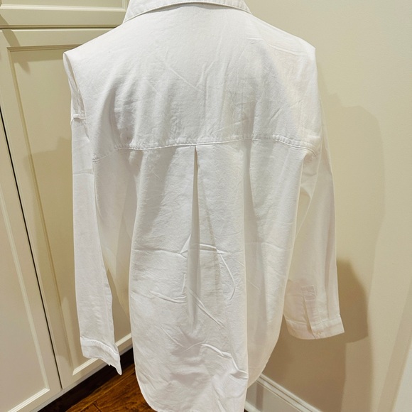 NWOT: beachlunchlounge, Classic White Button-Down Shirt - Picture 2 of 2